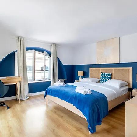 Close To Center Of I Fully Equipped Paris